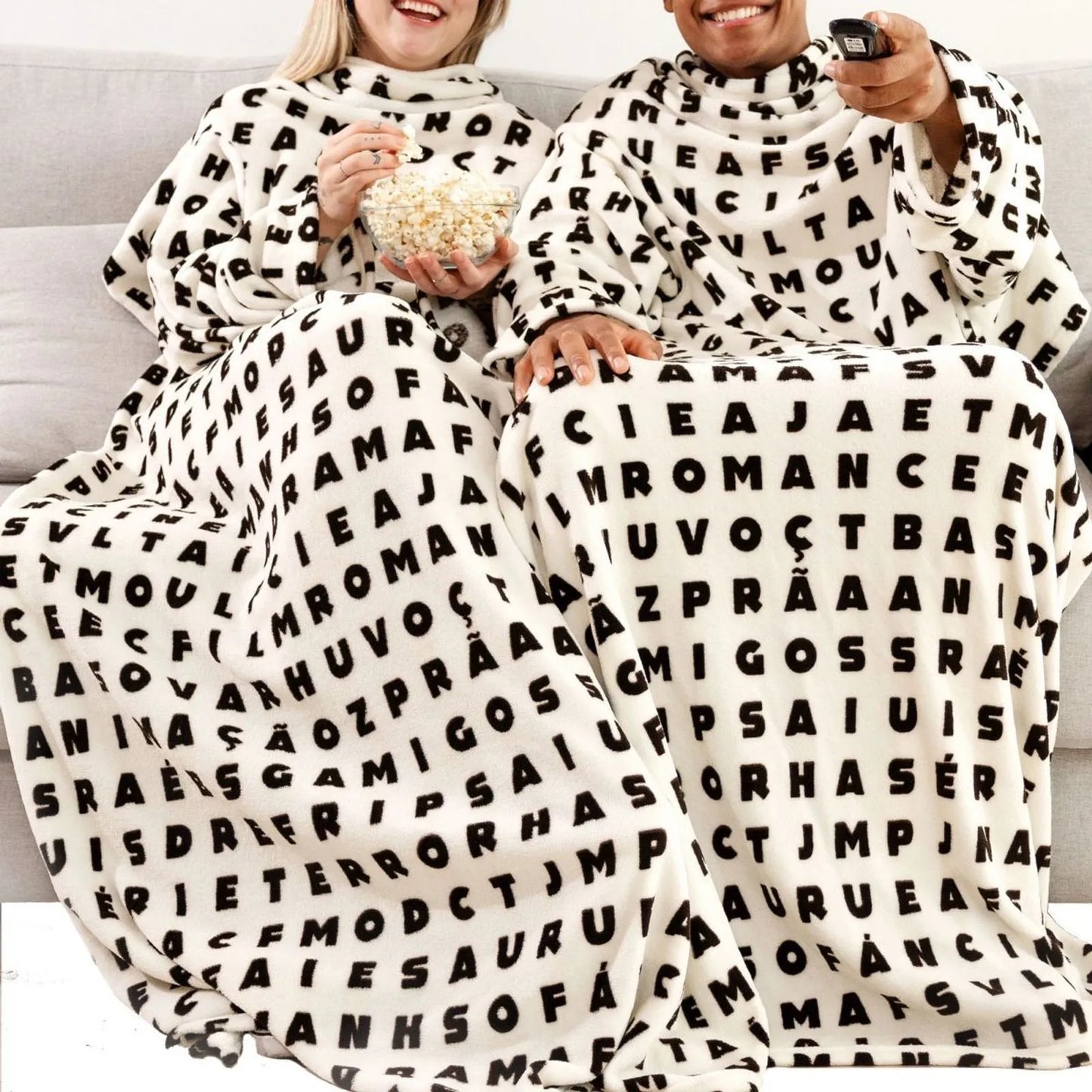 Double Blanket with Sleeves, Caca Palavras