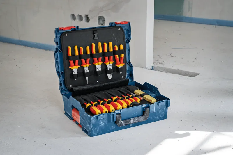 Professional Electrician’s Tool Case with 37 Pieces