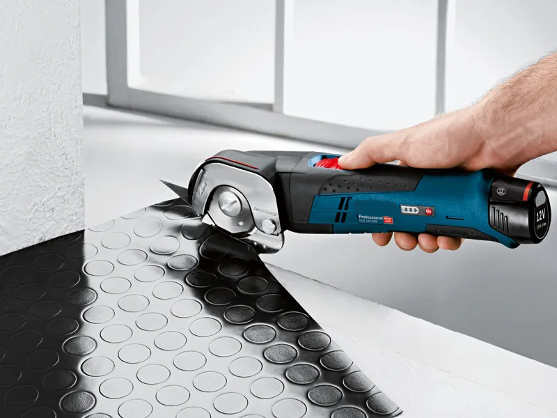 GUS 12V-300 Professional – Cordless Universal Shear