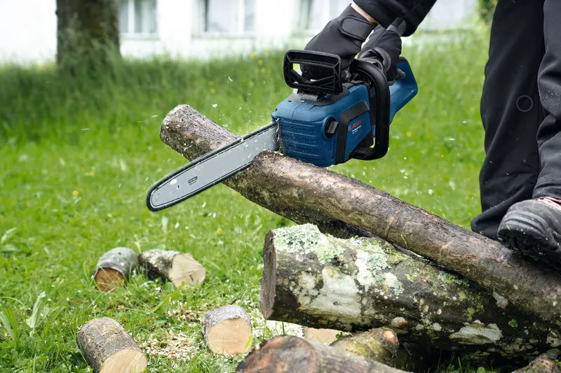 GKE 18V-40 Professional Cordless Chainsaw