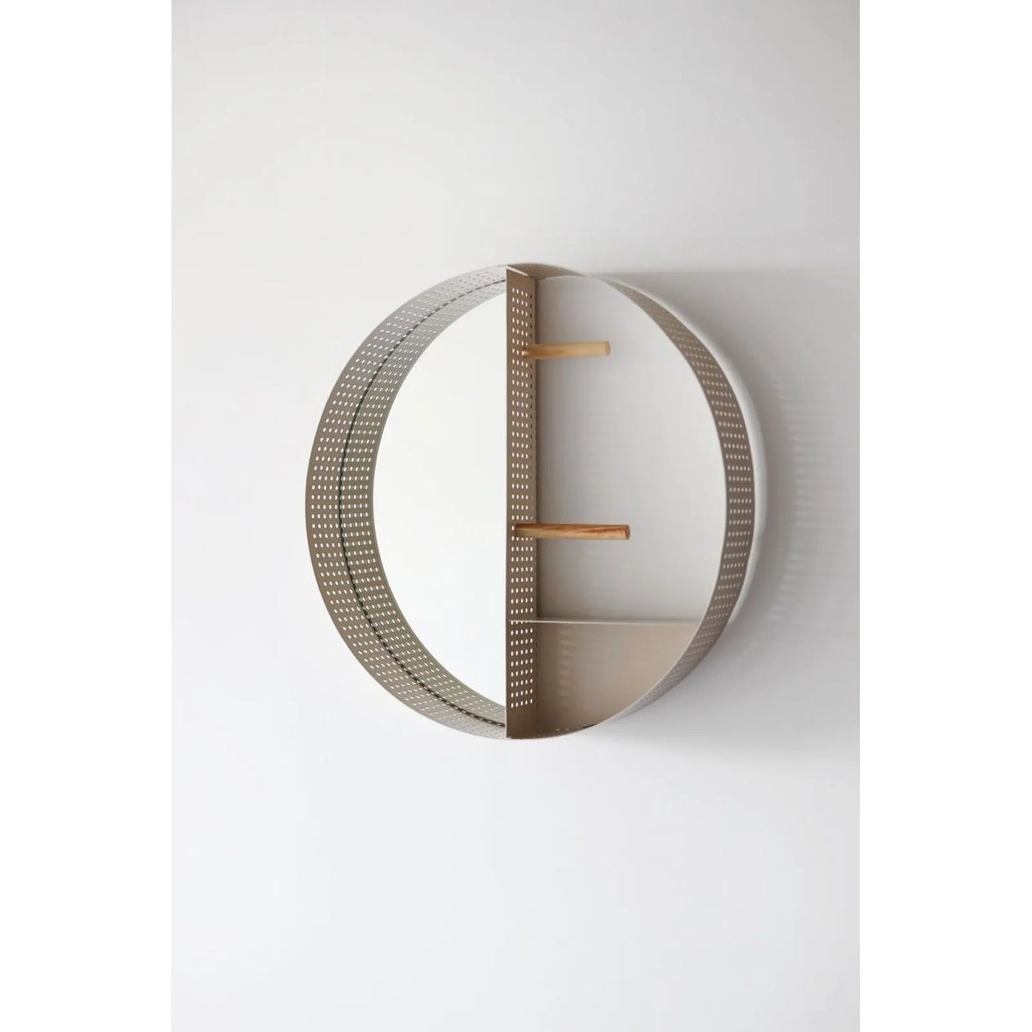 Round Metal Wall-Mounted Jewelry Box